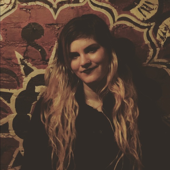 Emily🌙🖤🥀 - Picture 2 of 3